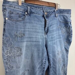 Lane Bryant Mid Rise Girlfriend Crop Jean Plus 16 Floral Embroidery *READ